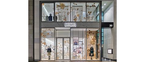 DIE ERSTE DIOR BOUTIQUE IN HAMBURG